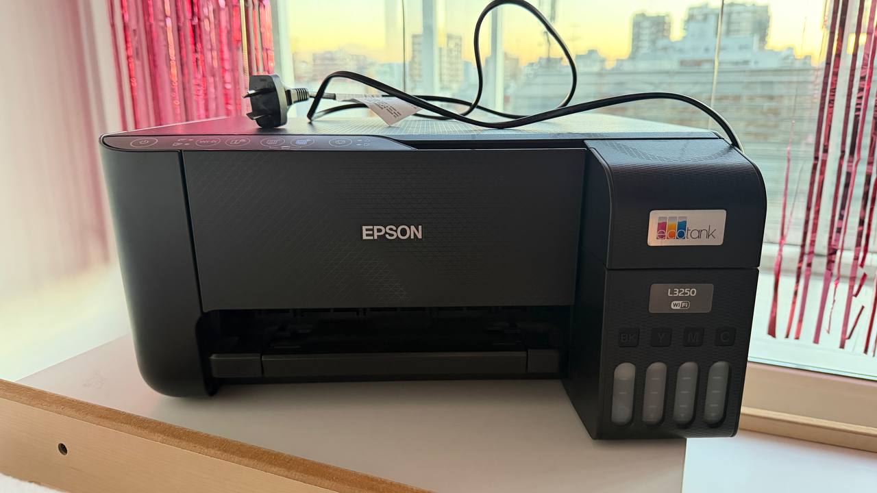 МФУ струйное Epson L3250 с системой непрерывной подачи чернил позволяет печатать