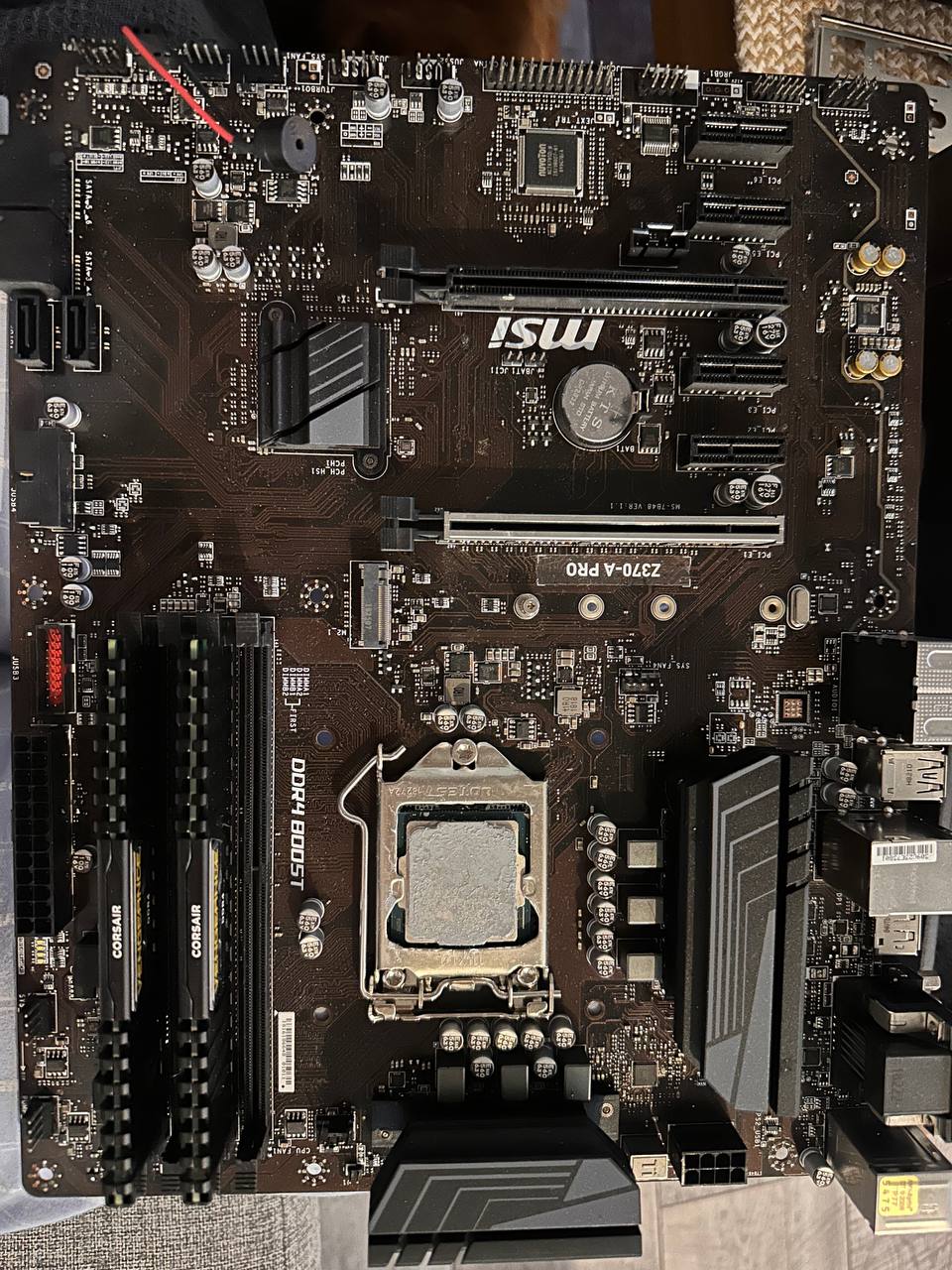 Материнскую плату MSI Z370-A PRO в хорошем состоянии