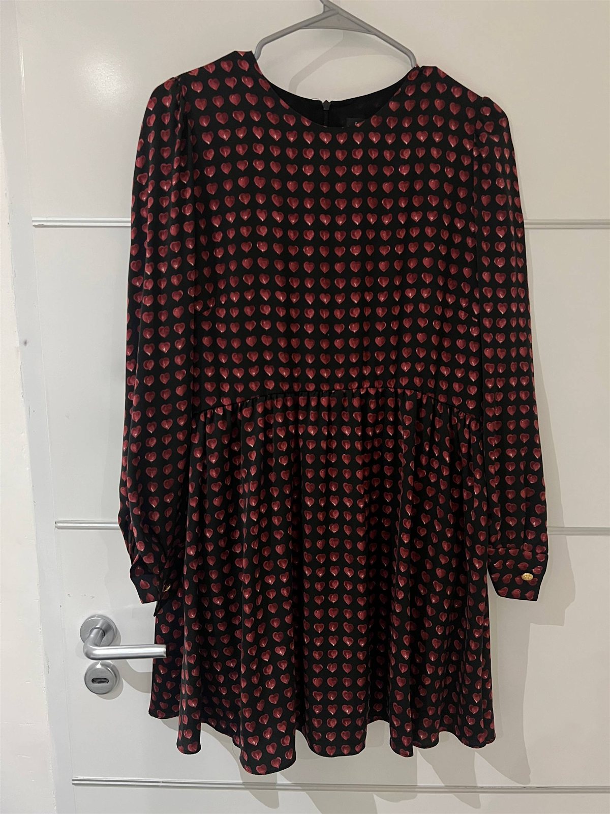 Платье ZARA, размер L, но подходит и на S, M, подклад снизу сделан шортиками