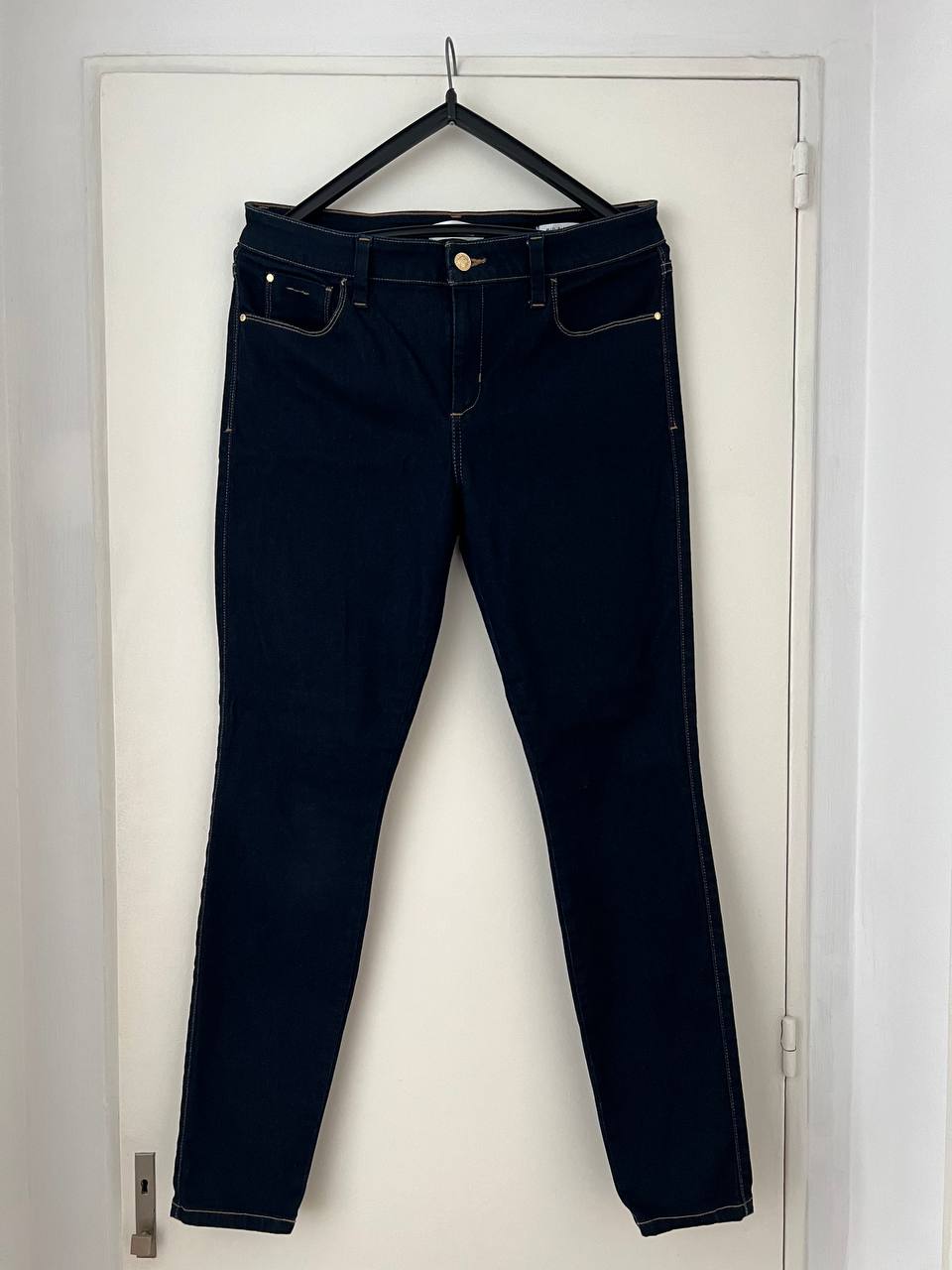 Новые женские джинсы от американского премиального бренда GUESS