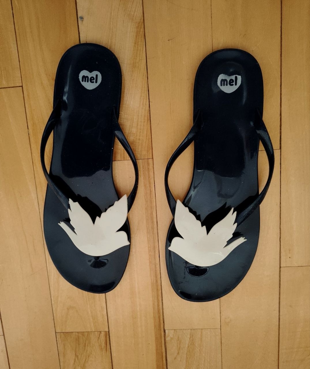 Шлëпки Melissa в хорошем состоянии. Темно-синие с белыми птичками. Размер 40 EUR
