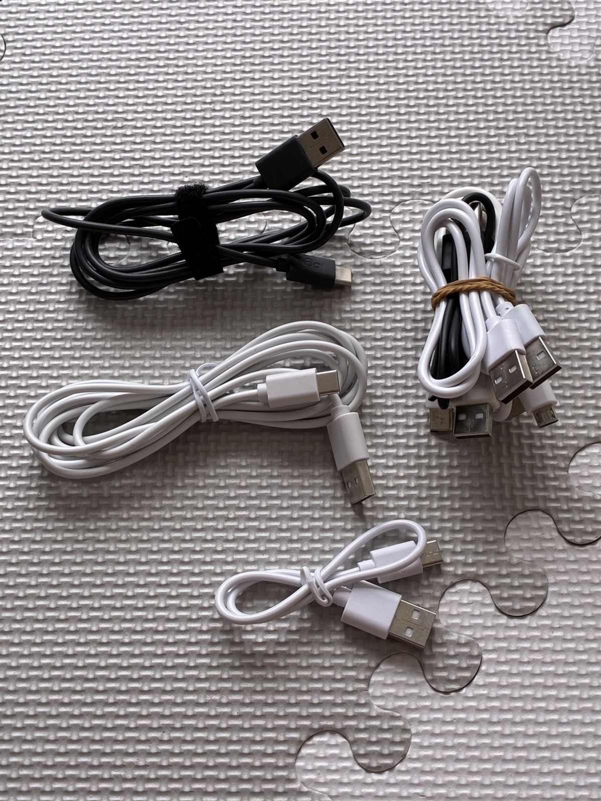 Кабели зарядки и USB-адаптеры