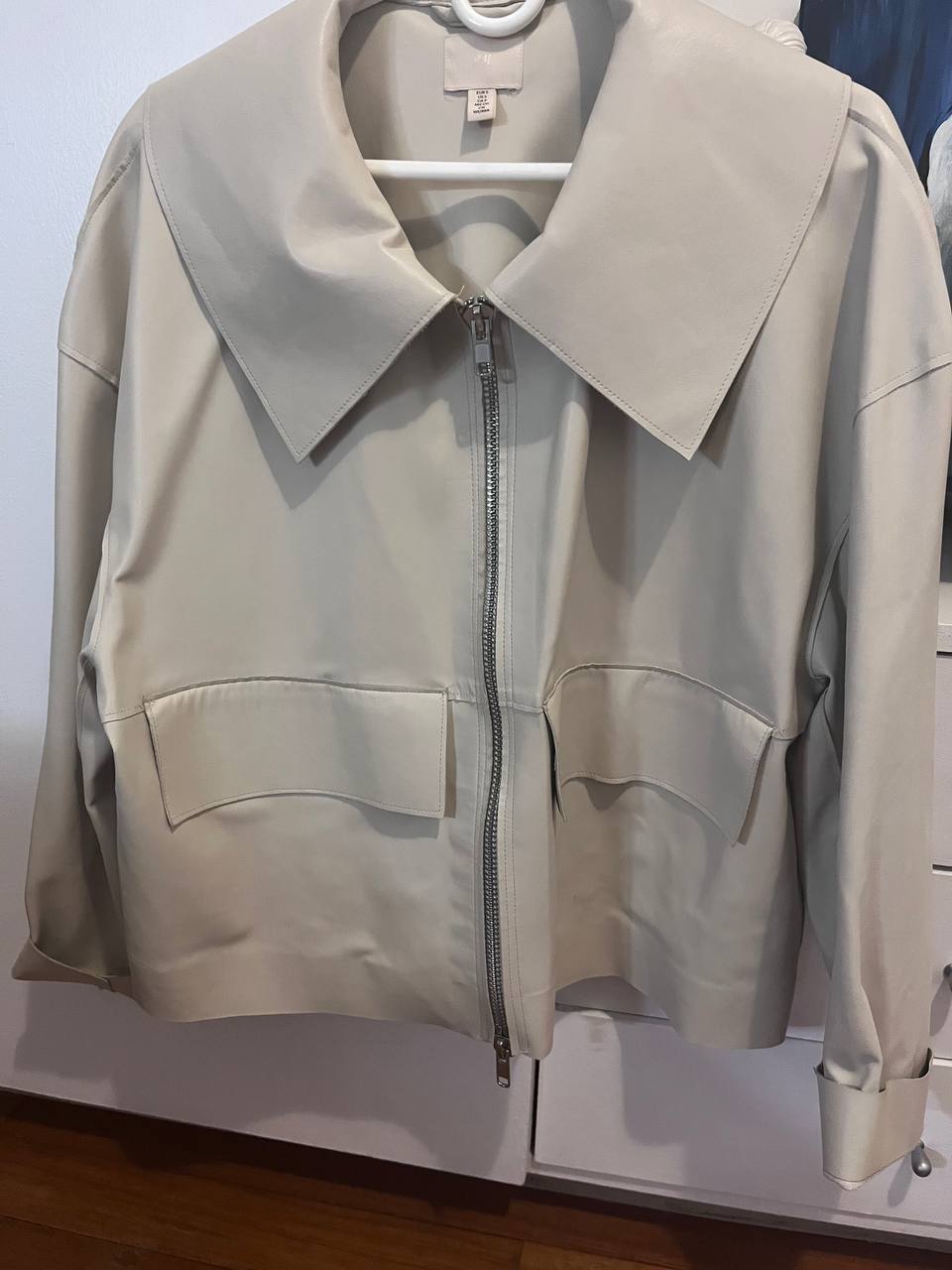 Пиджак H&M . Размер S. Но большемерит. Больше на М . Состояние очень хорошее, ка