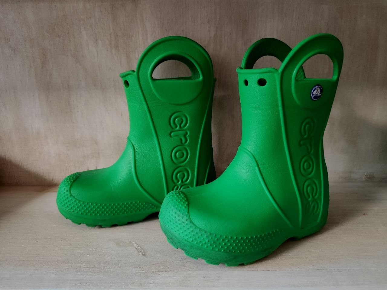 Резиновые сапоги Crocs в отличном состоянии. Размер c7. . Забирать в LasCañitas,