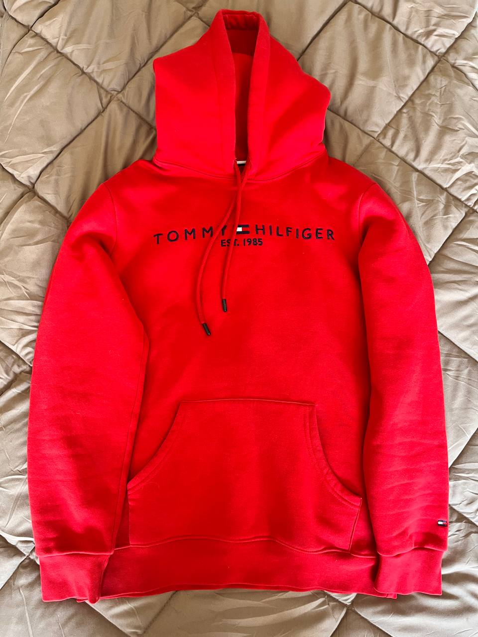 Мужскую толстовку Tommy Hilfiger, размер L, отличное состояние, покупали у байер