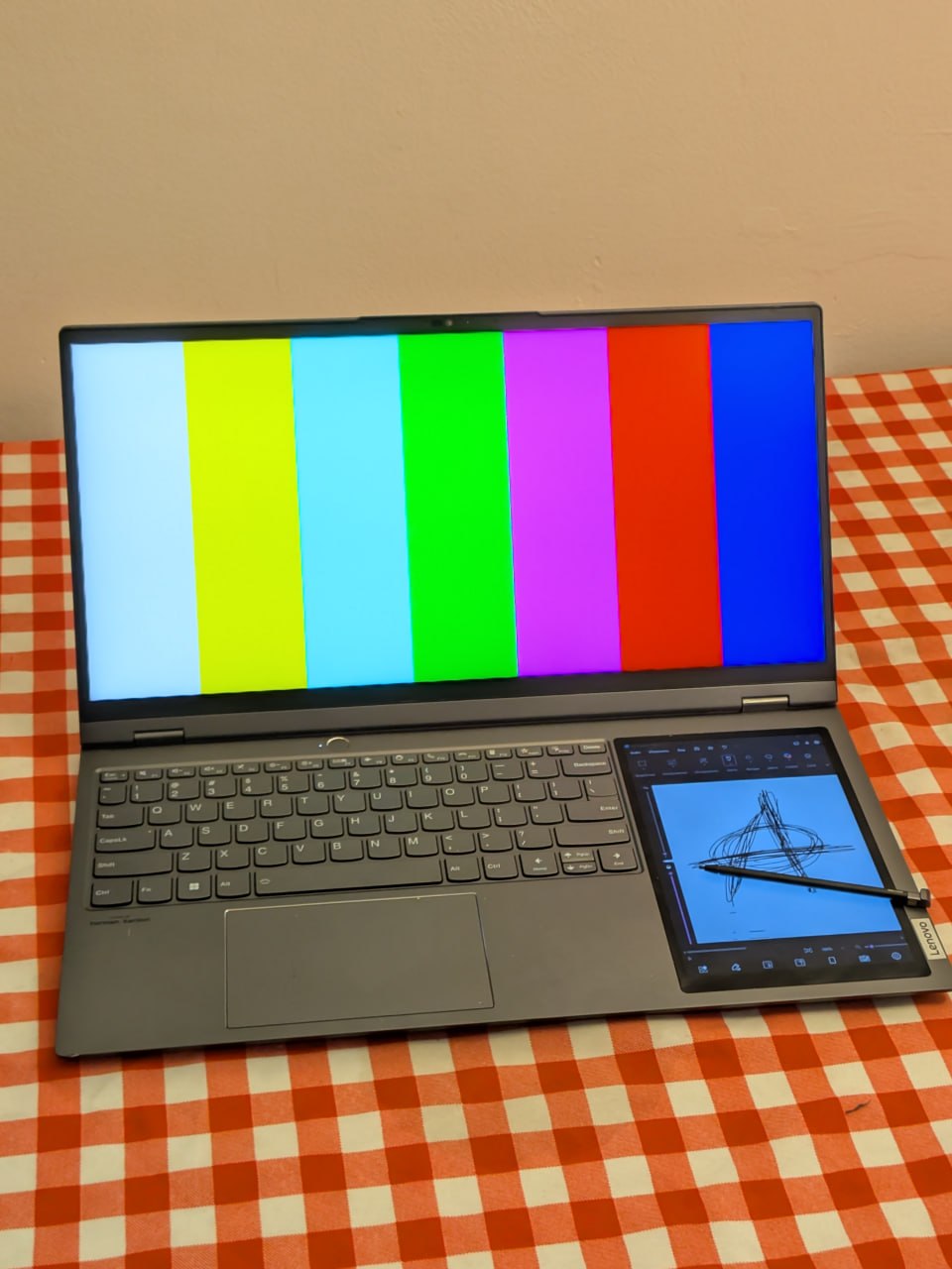 Lenovo ThinkBook Plus Gen 3 — ноутбук с двумя сенсорными экранами
