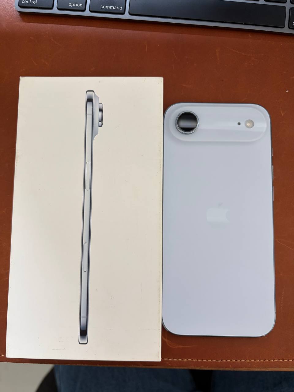 iPhone Air Sky blue 256gb в отличном состояни с защитным стеклом