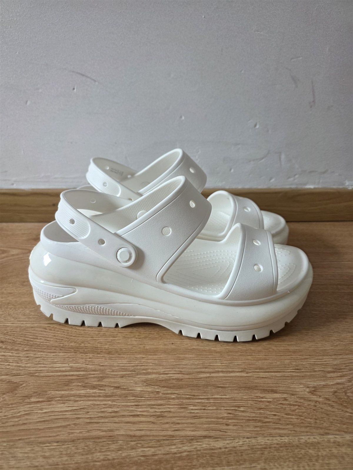 Оригинальные Crocs Classic Crush Sandal