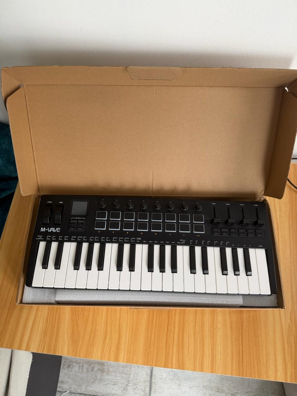 Миди клавиатура M-Vave SMK-37 pro (usb + bluetooth)