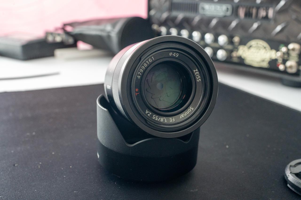 Объектив Sony FE 55mm 1.8 Carl Zeiss