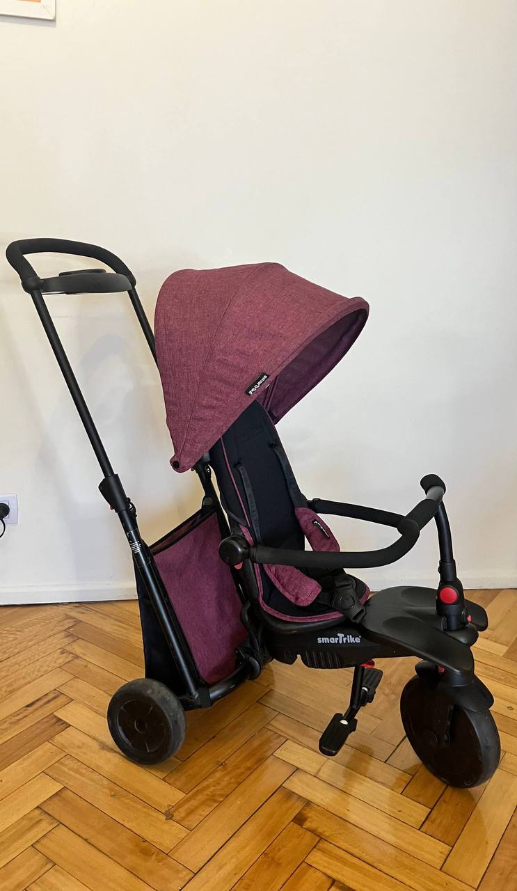 Cochecito SmarTrike. Велосипед с переключаемым управлением на себя или ребенка
