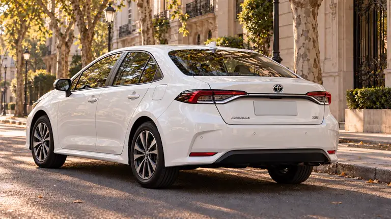Toyota Corolla 2.0 XEi CVT 2024 — белый, фото 3