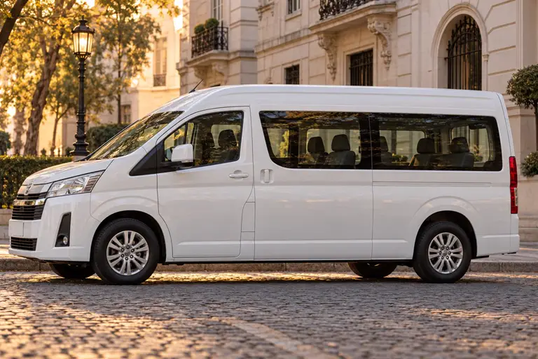 Toyota Hiace 2.8 Wagon AT6 2023 — белый, фото 2