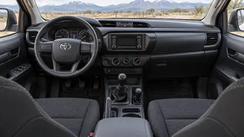 Toyota Hilux DX 2.4 TDI 4×4 Doble Cabina