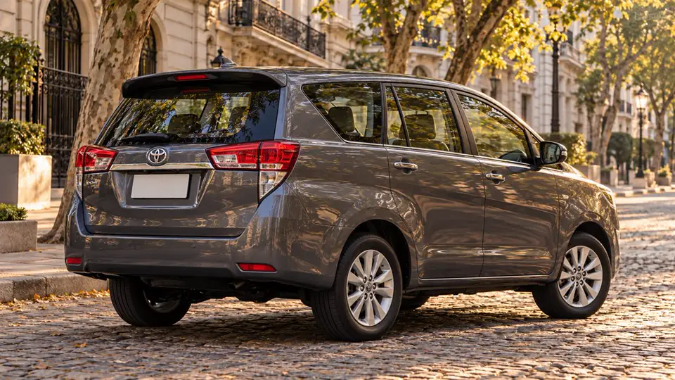 Toyota Innova SRV 2020 — серый, фото 3