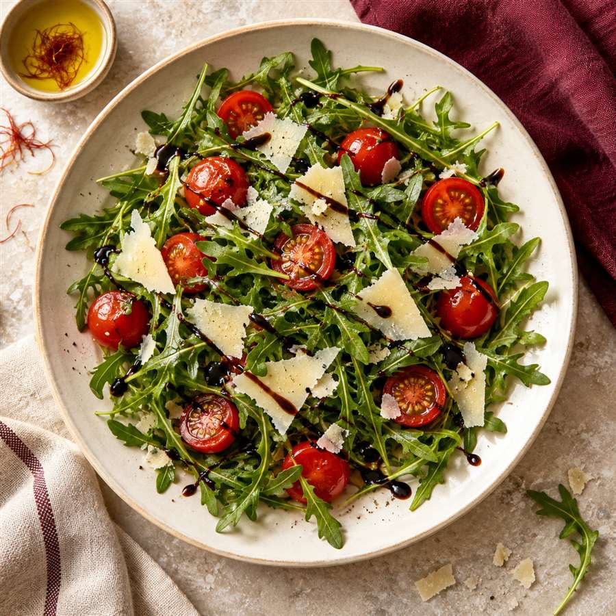 Ensalada de rúcula y cherry